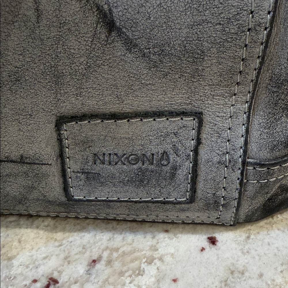 Nixon Calle Messenger Bag II 100% US Hide Leather Messenger Bag NWOT - Picture 2 of 11